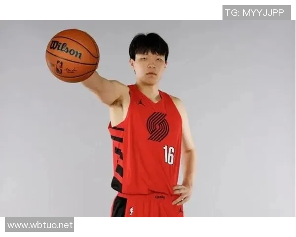 杨瀚森来看榜样!新鹰王约翰逊菜鸟季2.4分1.2篮板&第3年迎来质变 杨瀚森来看榜样!新鹰王约翰逊菜鸟季2.4分1.2篮板&第3年迎来质变