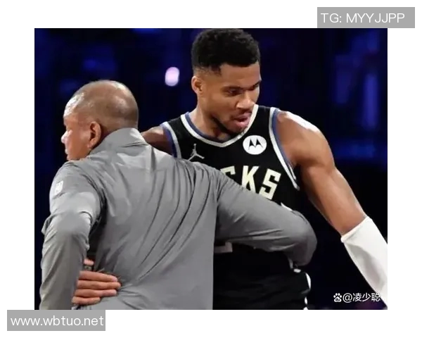 字母哥给自己画了绝杀战术潇洒走人😂老里喊他回来“木屋”一下