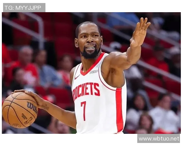 杜兰特输球后的夜晚:与好友聚餐,众多白人美女相伴引关注